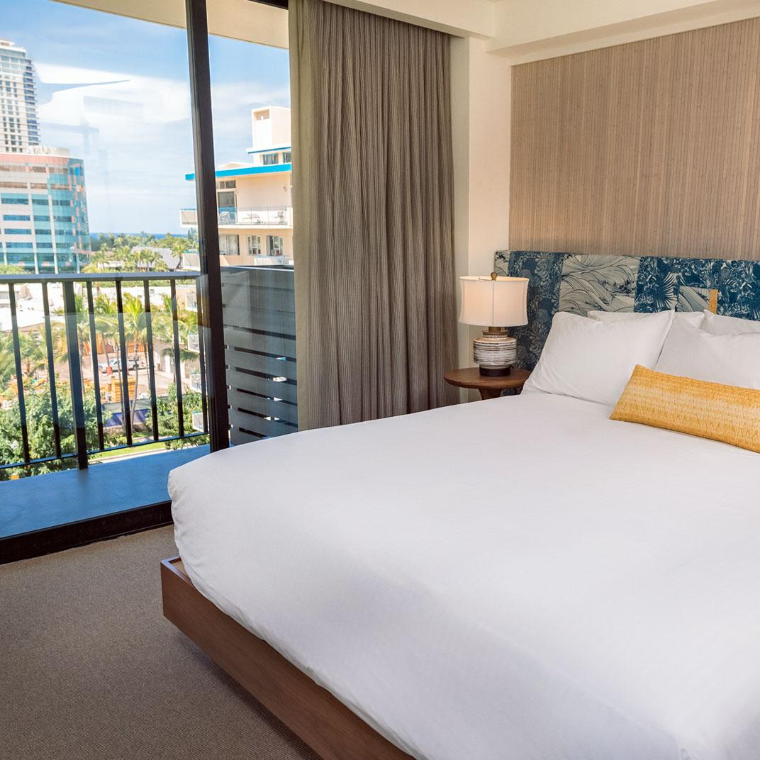 โรงแรมฮาเลคูลานี โฮโนลูลู ภายนอก รูปภาพ A bedroom at the Hilton San Diego Bayfront