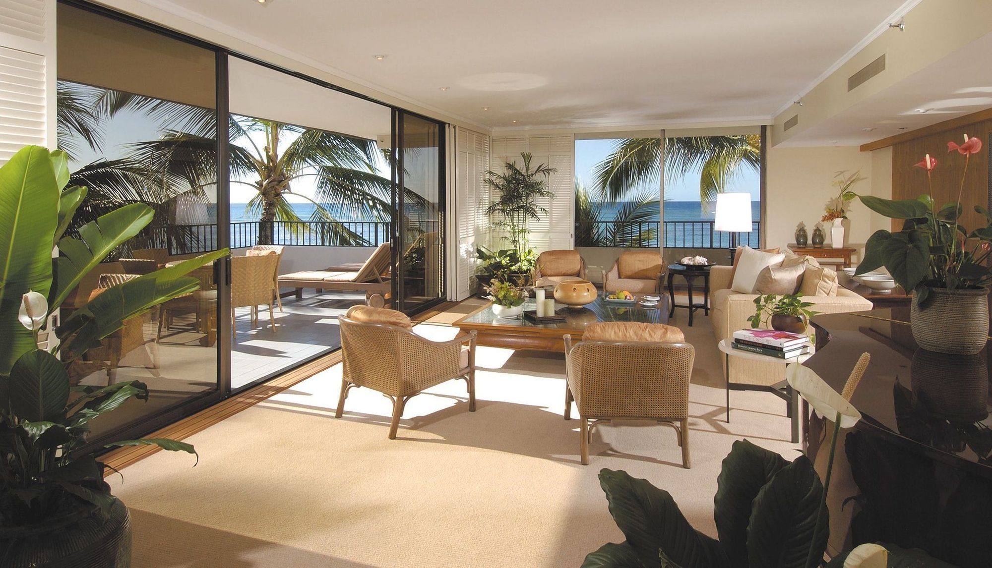 โรงแรมฮาเลคูลานี โฮโนลูลู ห้อง รูปภาพ A living room at the Four Seasons Resort