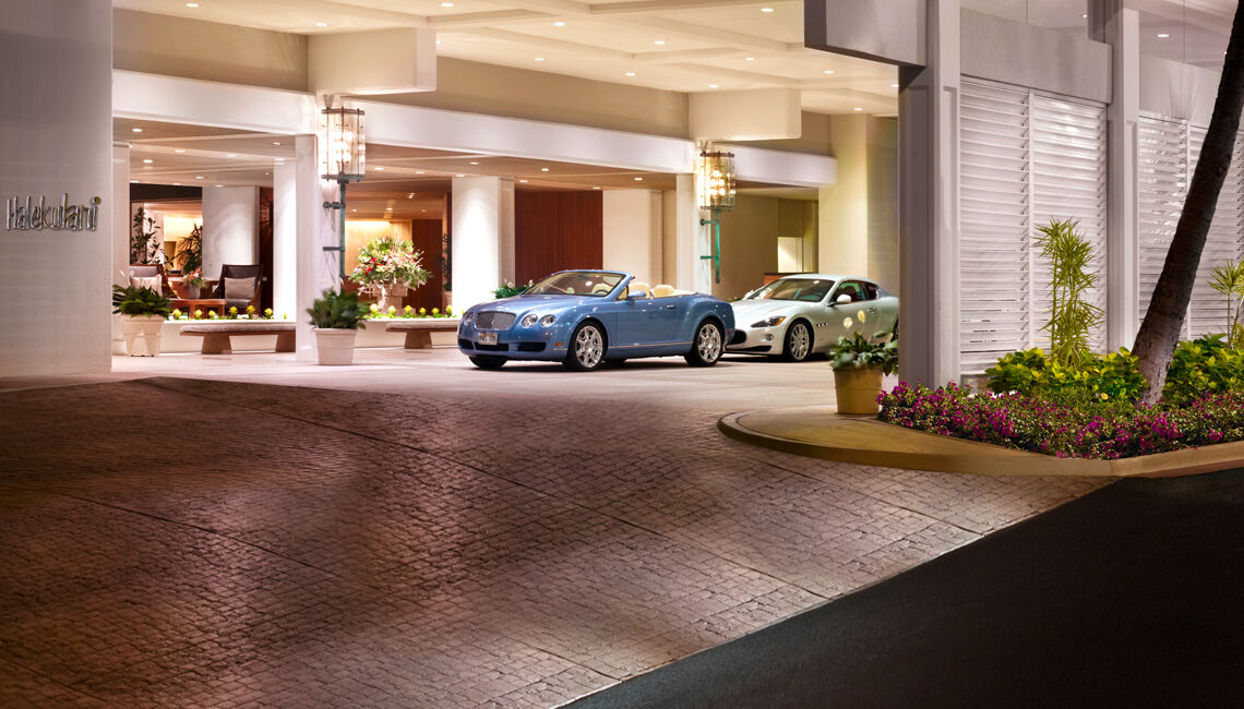 โรงแรมฮาเลคูลานี โฮโนลูลู ภายนอก รูปภาพ The front entrance of the Four Seasons Hotel