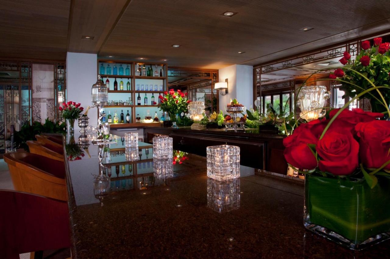 โรงแรมฮาเลคูลานี โฮโนลูลู ภายนอก รูปภาพ The bar at the 101 bar