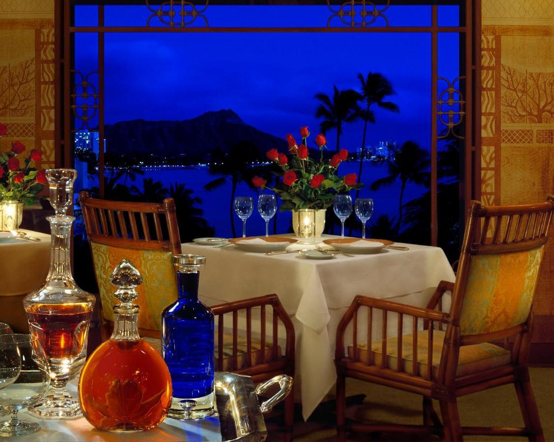 โรงแรมฮาเลคูลานี โฮโนลูลู ภายนอก รูปภาพ A table set for dinner